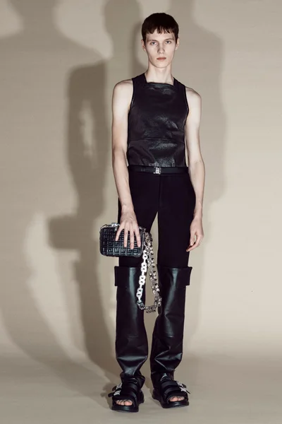 Look 8